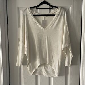 Elegant White V-Neck Sweater